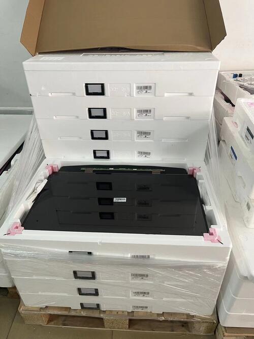 Ultime notizie aziendali su Fattori chiave che influenzano la disponibilità dei pannelli LCD nei mercati globali